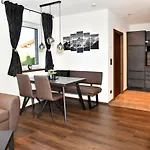 Edelschwarz Apartment *